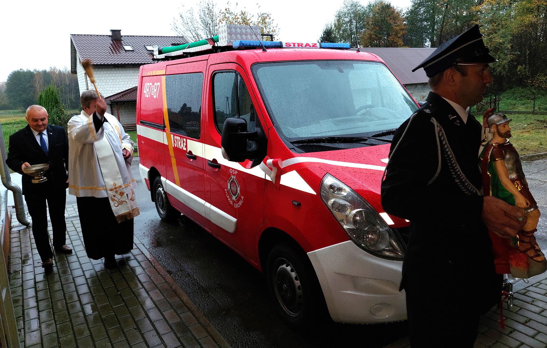 Strażacy z Nowej Grobli otrzymali nowy samochód ratowniczo-gaśniczy post thumbnail image